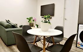 Modern Home With 2 Ensuites Only 17 Minutes To City And Chc Airport